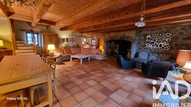 Maison traditionnelle à Saint-Sauves-d'Auvergne (63950)