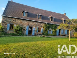 Maison traditionnelle à Saint-Sauves-d'Auvergne (63950)