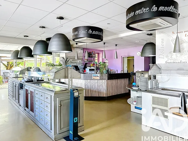 Restaurant à Feurs (42110) · 800 m² · 365 000 €