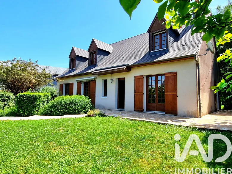 Maison 5 pièces 148 m² · à Janville · 148 m² · 240 000 €