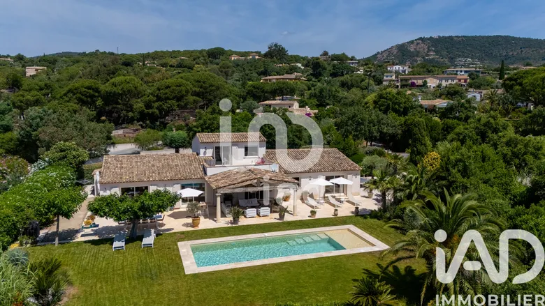 Maison 7 pièces 255 m² · à Grimaud · 255 m² · 2 480 000 €