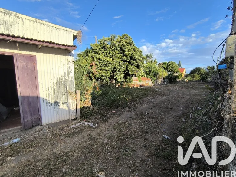 Terrain à Saint-Louis (97450) · 82 000 €
