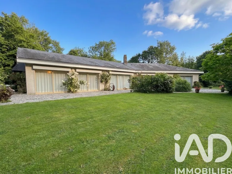 Maison 8 pièces 243 m² · à Saint-Martin-du-Manoir · 243 m² · 525 000 €