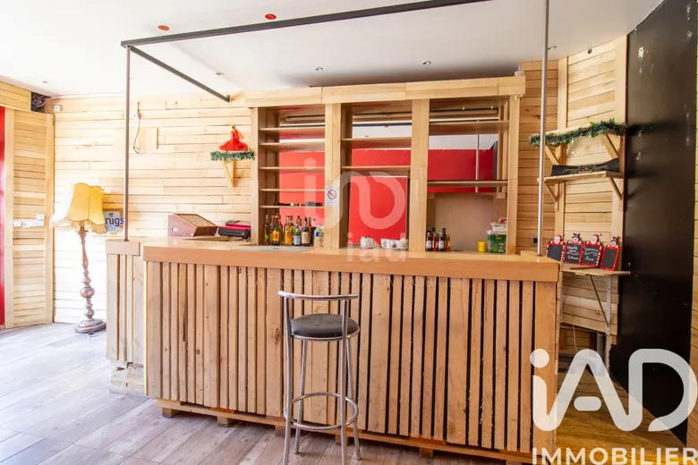 Murs commerciaux à Roye (80700) · 93 m² · 72 000 €