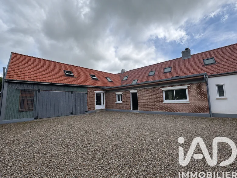 Maison 7 pièces 230 m² · à Houvin-Houvigneul · 230 m² · 239 500 €
