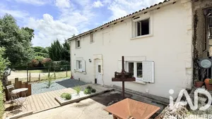 Maison de campagne à Saint-Georges-Antignac (17240)