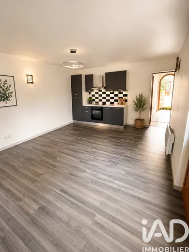Apartment in Saint-Maximin (60740)