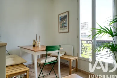 Apartment in Paris (75015)