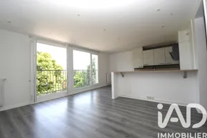Appartement à Bruyères-le-Châtel (91680)