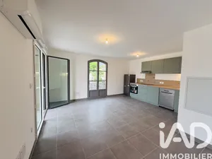 Apartment in Sarrians (84260)