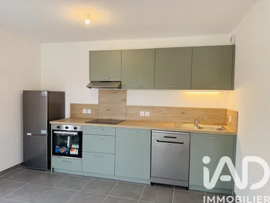 Apartment in Sarrians (84260)