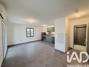Apartment in Sarrians (84260)