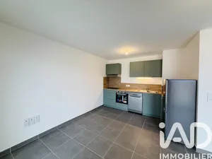 Apartment in Sarrians (84260)