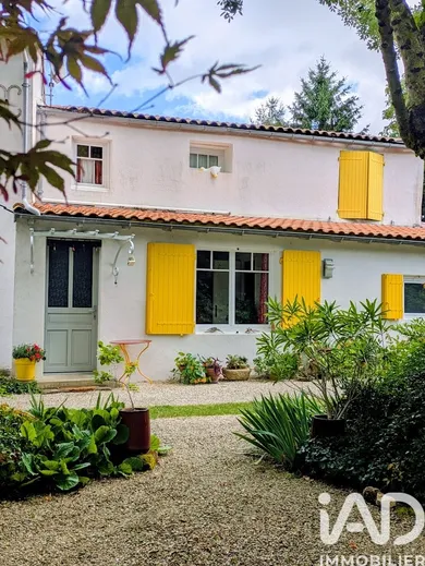 House in Saint-Romain-de-Benet (17600)