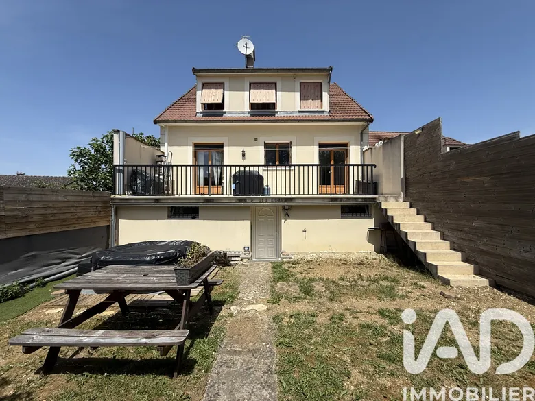 Maison 7 pièces 140 m² · à Vaux-le-Pénil · 140 m² · 429 000 €