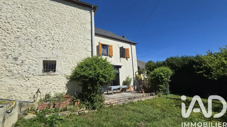Maison 7 pièces 241 m² · à Val-au-Perche · 240,7 m² · 263 000 €