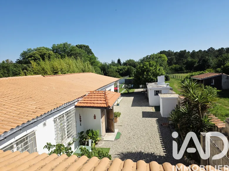 Maison 8 pièces 253 m² · à Lesparre-Médoc · 253 m² · 498 000 €