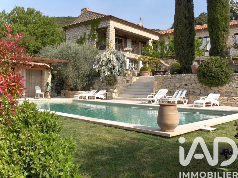 Maison 11 pièces 320 m² · à Lourmarin · 320 m² · 1 560 000 €