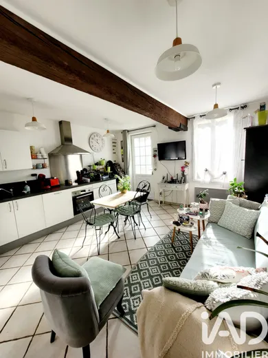 Townhouse in Saâcy-sur-Marne (77730)