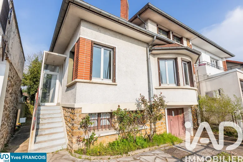 Maison 6 pièces 121 m² · à Sainte-Geneviève-des-Bois · 121 m² · 300 000 €