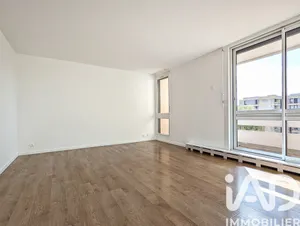 Apartment in Élancourt (78990)