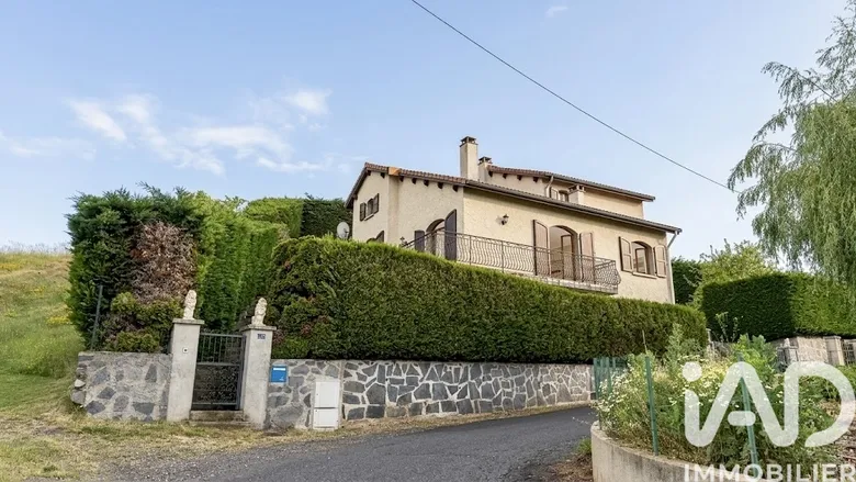 Maison 8 pièces 140 m² · à Le Puy-en-Velay · 140 m² · 199 000 €