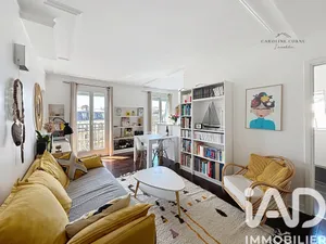 Apartment in Paris (75009)