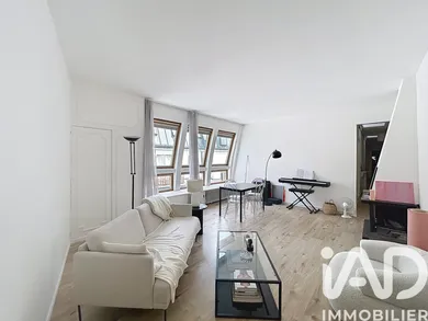 Apartment in Paris (75012)