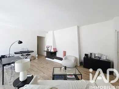 Apartment in Paris (75012)