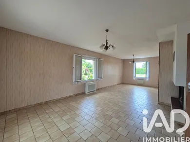 Detached house in Saint-Léger-de-Montbrun (79100)