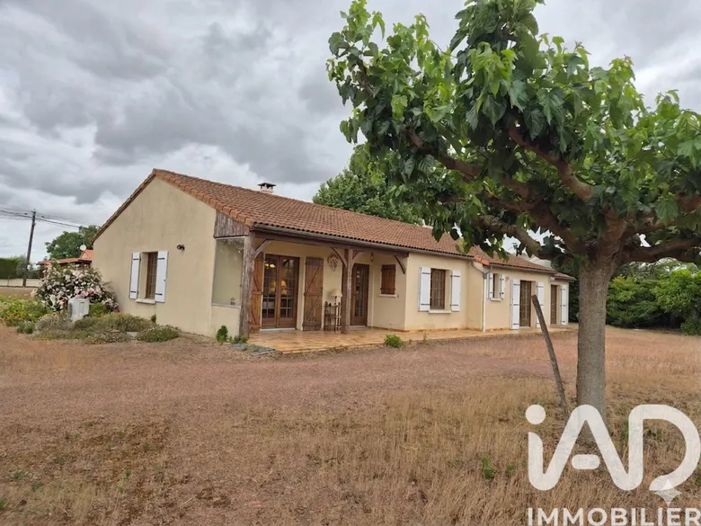Maison 5 pièces 128 m² · à Saint-Léger-de-Montbrun · 128 m² · 189 000 €