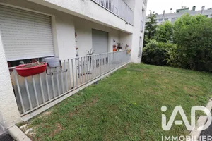 Apartment in Avon (77210)