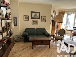 Apartment in Paris (75016)