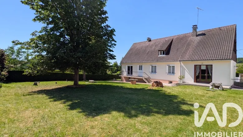 Maison 9 pièces 180 m² · à Maule · 180 m² · 455 000 €