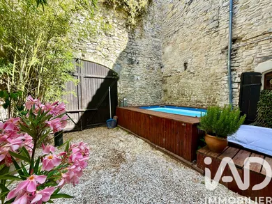 Village house in Milhaud (30540)