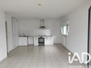 Apartment in Villenave-d'Ornon (33140)
