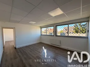 Immeuble à Freneuse (78840)