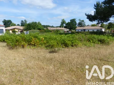 Building plot in Saint-Pierre-du-Mont (40280)