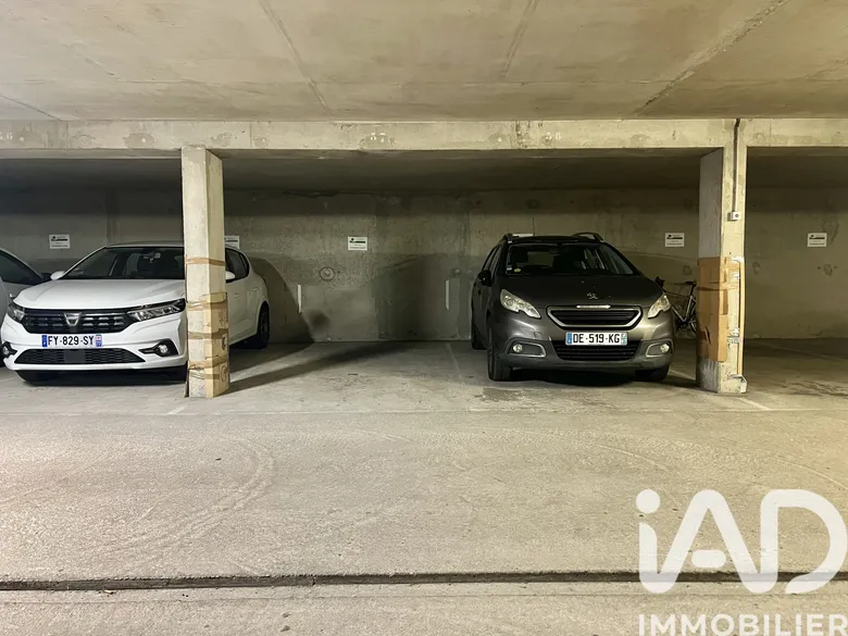 Parking 12 m² · à Lyon · 12 m² · 17 000 €