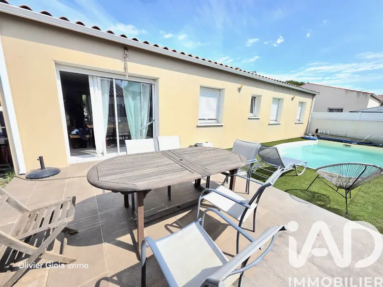 Maison 4 pièces 100 m² · à Bizanet · 100 m² · 269 000 €