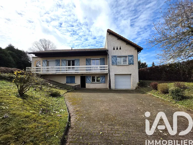 Maison 9 pièces 165 m² · à Pionsat · 165 m² · 175 000 €