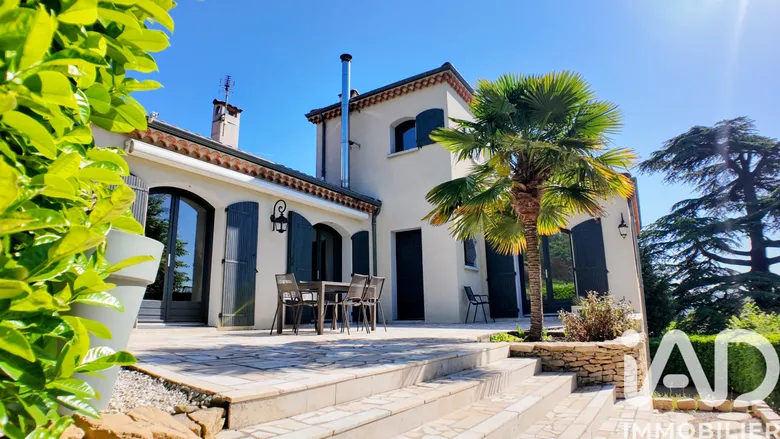 Maison 10 pièces 254 m² · à La Talaudière · 254 m² · 675 000 €