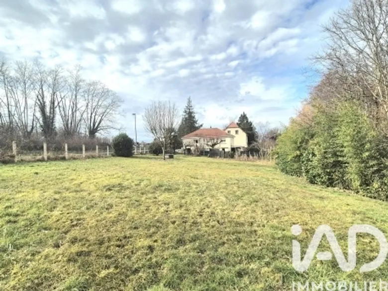 Terrain à ussac (19270) · 35 000 €