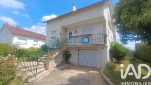 Architectural house in Bonnard (89400)