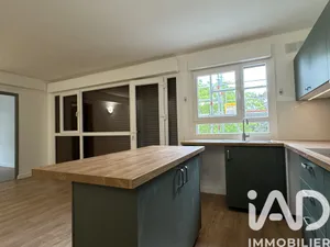 Apartment in Orsay (91400)
