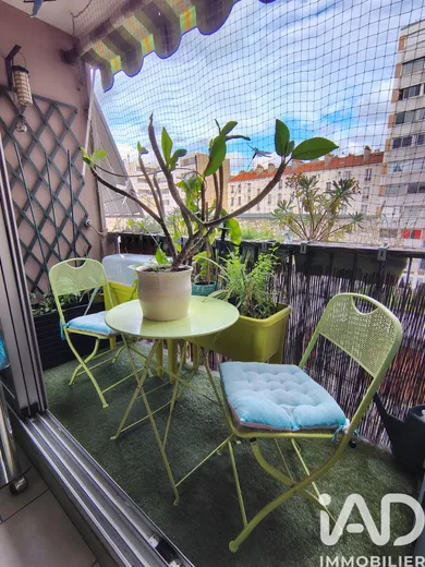 Apartment in Paris (75013)