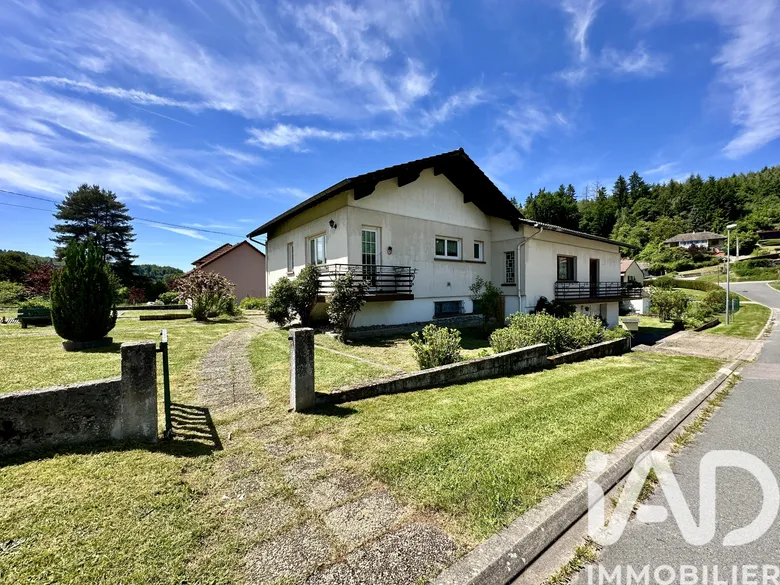 Maison 6 pièces 164 m² · à Saint-Quirin · 164 m² · 185 000 €