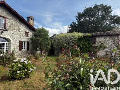 Maison de campagne à Saint-Étienne-d'Orthe (40300)