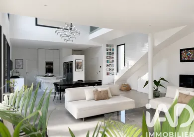 Architectural house in La Garde (83130)