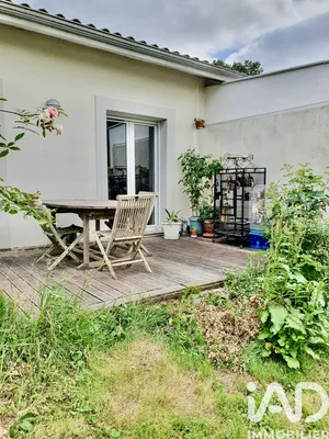 House in Artigues-près-Bordeaux (33370)